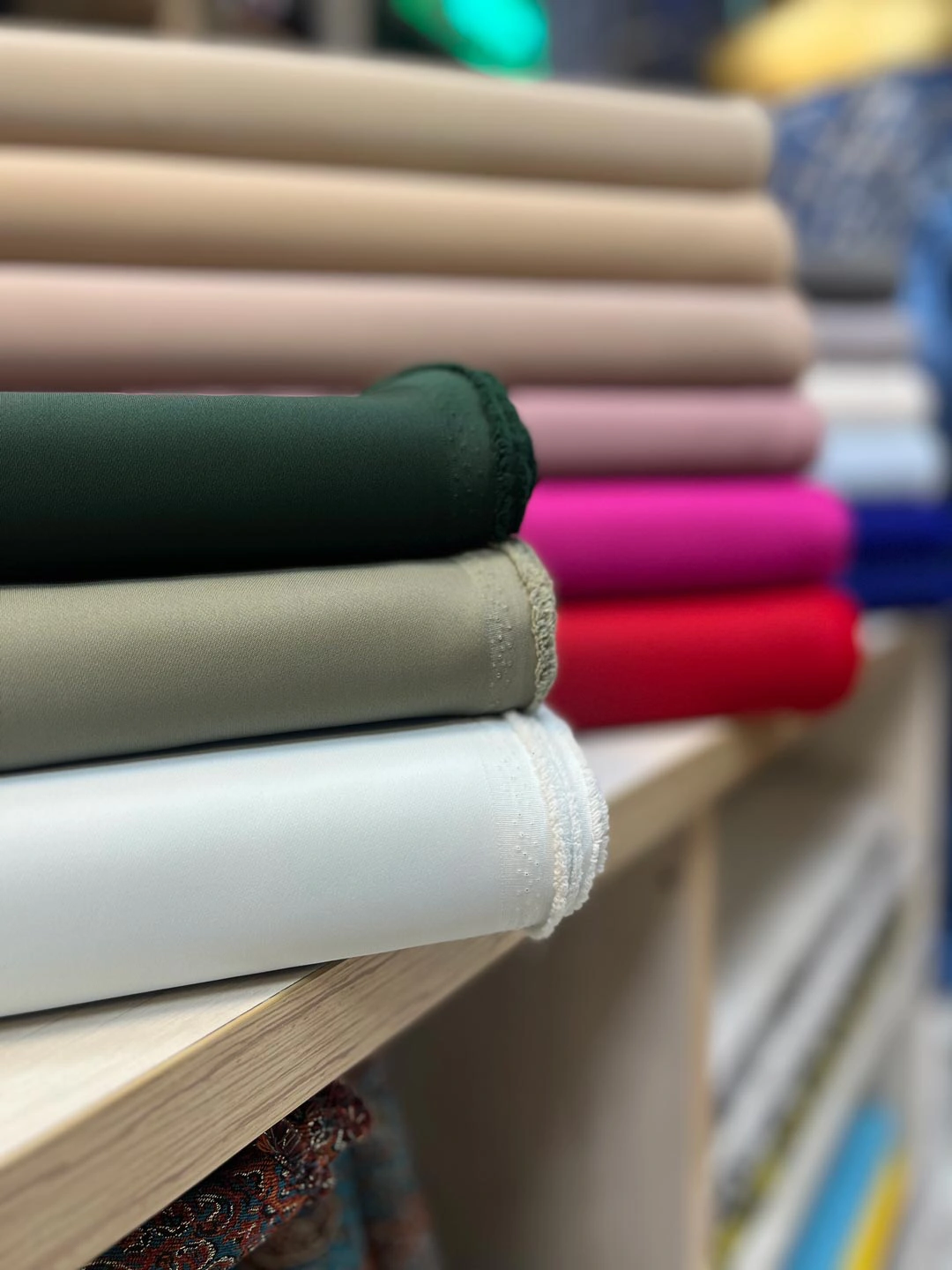 پارچه کرپ فلورانس، ( اندونزی )